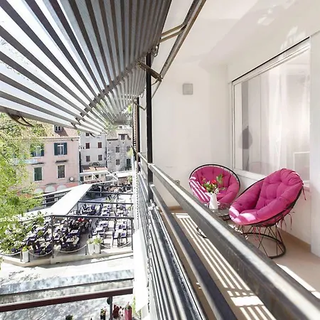 Teatrin Vendégház Split