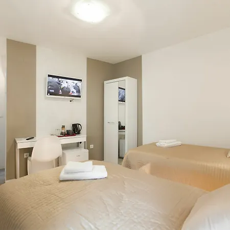 Teatrin Guest house
