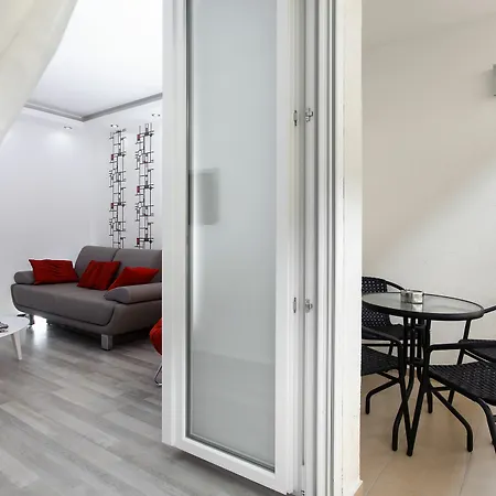 Teatrin Guest house 4*