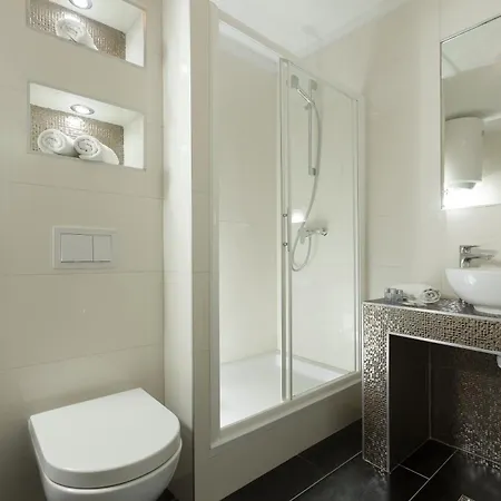 Teatrin ゲストハウス 4*