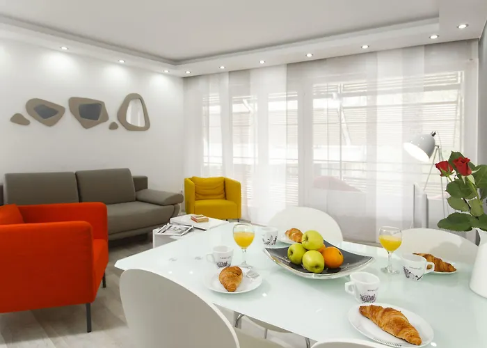 Guest house Teatrin 4*