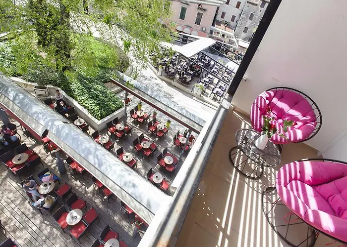 Teatrin Guest house 4*